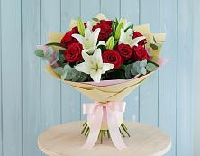 Букет цветов из:  Лилии и Розы в Молоди