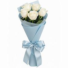 Букет 5 Белых роз Проуд в Молоди