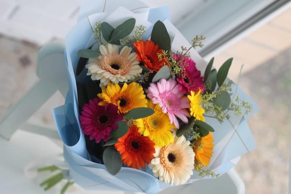 Букет цветов из: Герберы в Молоди