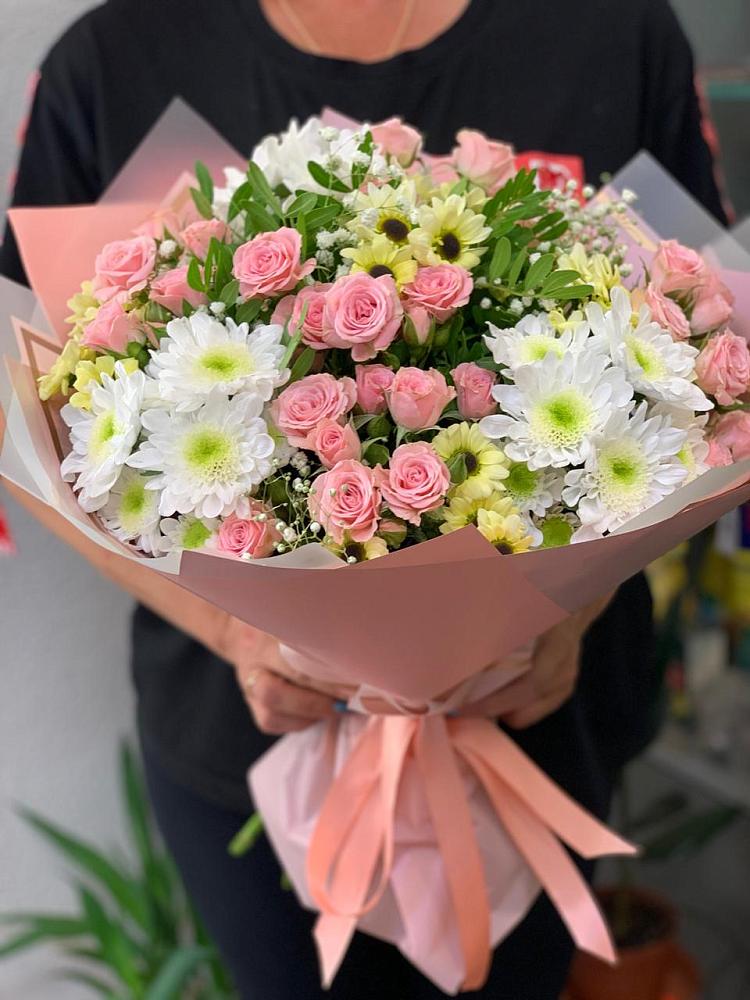 Букет цветов из: Розы и Хризантемы в Молоди