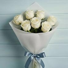 Букет 7 Белых роз Эдлесс Лав в Молоди