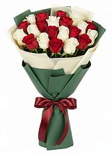 Букет Микс из красных и белых роз #REPLACE_PRED# Молоди