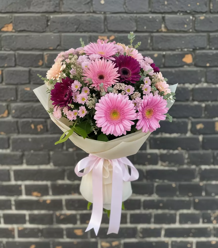 Букет цветов из: Герберы и Хризантемы в Молоди
