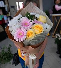 Букет цветов из:  Герберы, Розы и Хризантемы в Молоди