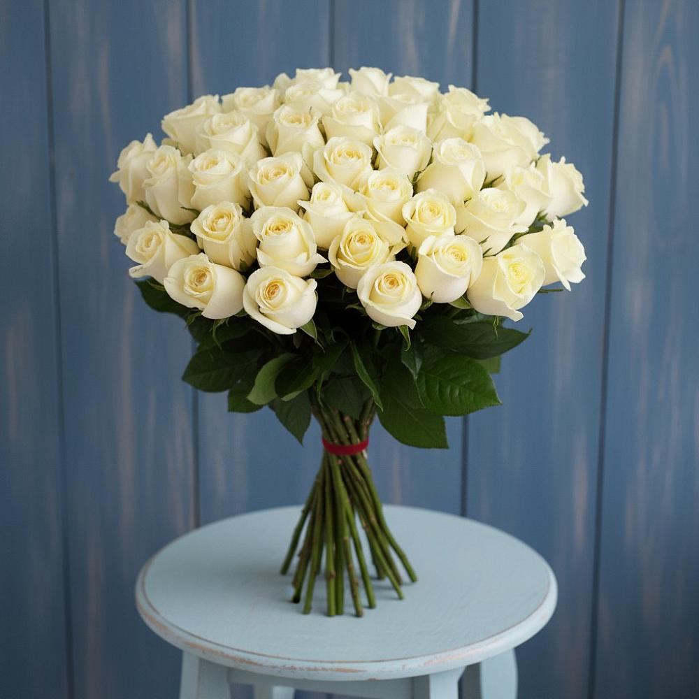 Букет 51 Белая роза Эдлесс Лав в Молоди