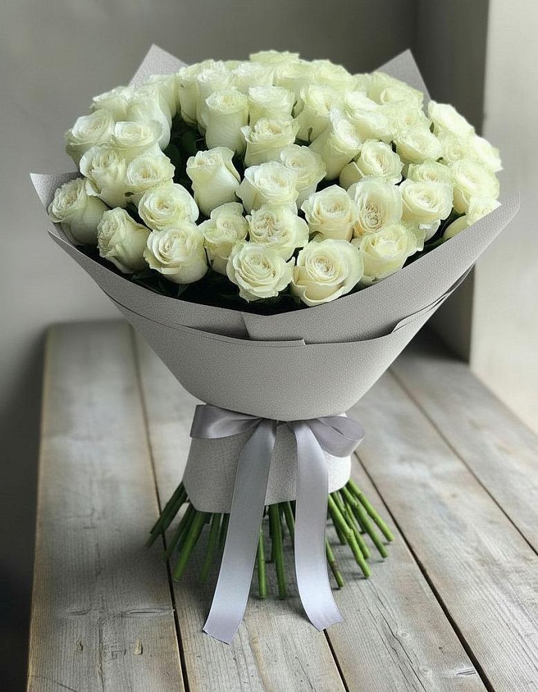 Букет 35 Белых роз в Молоди