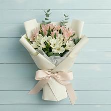 Букет цветов из:  Альстромерии в Молоди