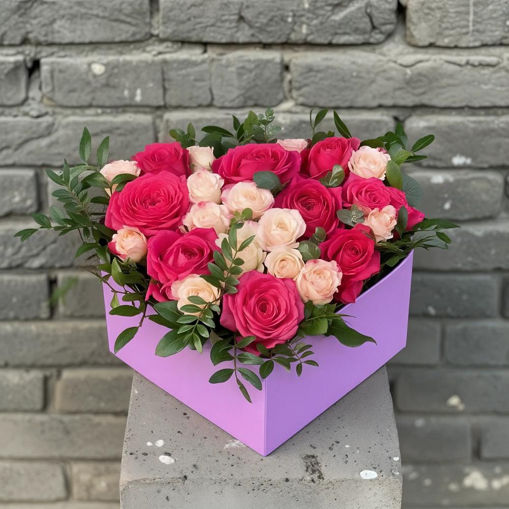 Цветочная композиция из Розы в коробке в Молоди