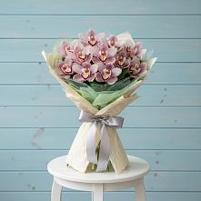 Букет цветов из:  Орхидеи и Розы #REPLACE_PRED# Молоди