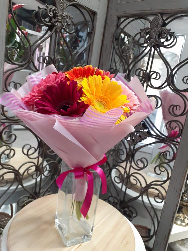 Букет цветов из: Герберы в Молоди