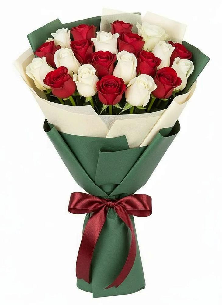 Букет Микс из красных и белых роз в Молоди