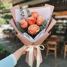 Букет цветов из:  Розы в Молоди