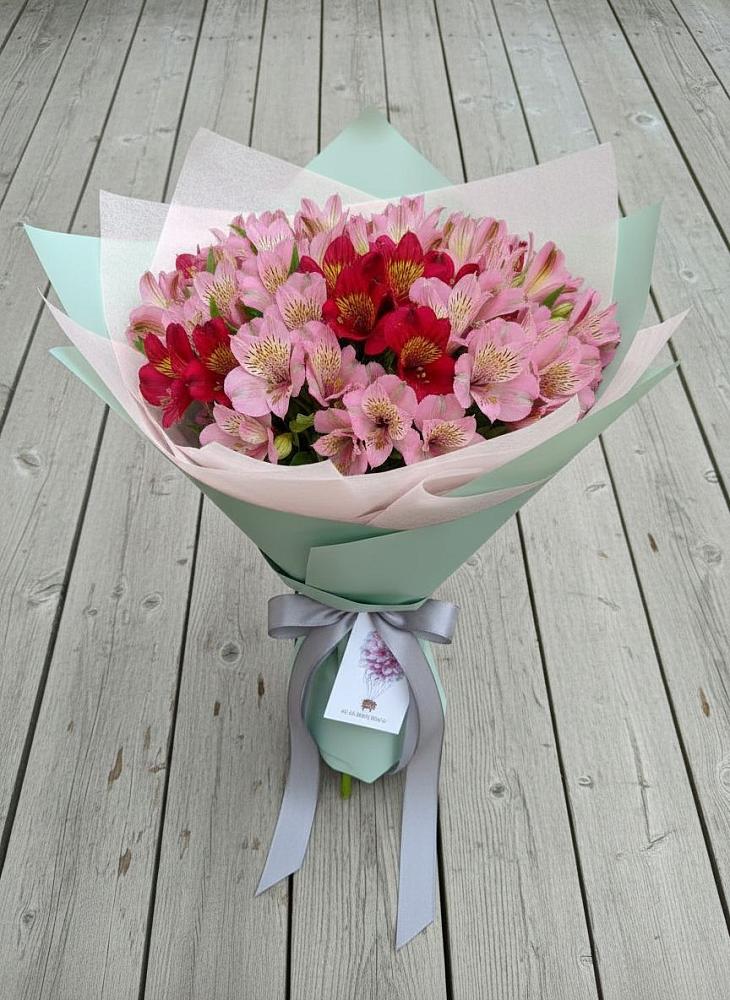 Букет цветов из: Альстромерии в Молоди