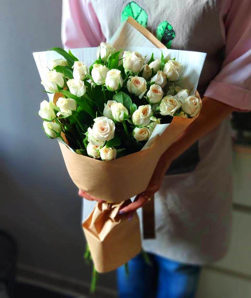 Букет цветов из: Розы в Молоди