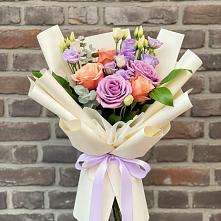 Букет цветов из:  Лизиантусы и Розы в Молоди