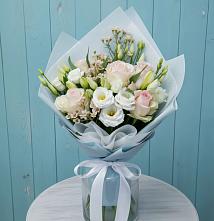 Букет цветов из:  Розы и Лизиантусы в Молоди