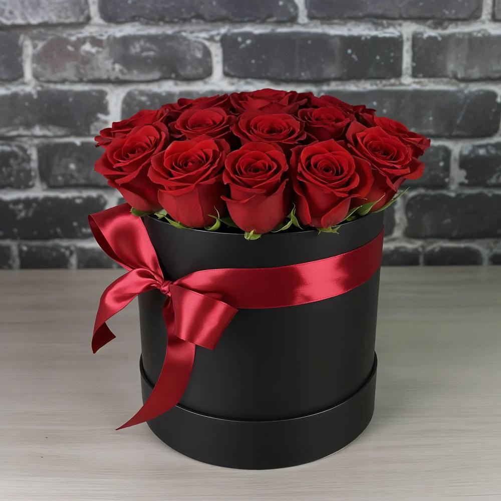 Цветочная композиция из Розы в шляпной коробке в Молоди