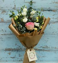 Букет цветов из:  Розы и Лизиантусы в Молоди