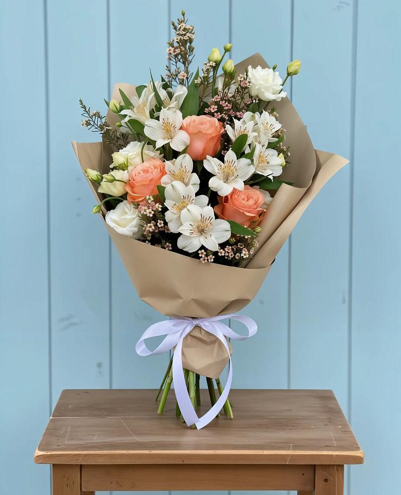 Букет цветов из: Альстромерии, Лизиантусы, Розы и Хризантемы в Молоди