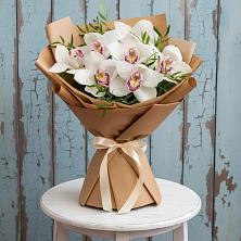 Букет цветов из:  Орхидеи и Розы в Молоди