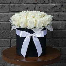 Цветочная композиция из Розы в шляпной коробке в Молоди