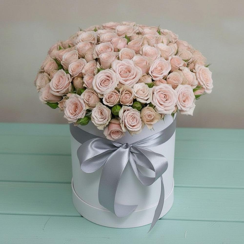 Цветочная композиция из Розы в шляпной коробке в Молоди